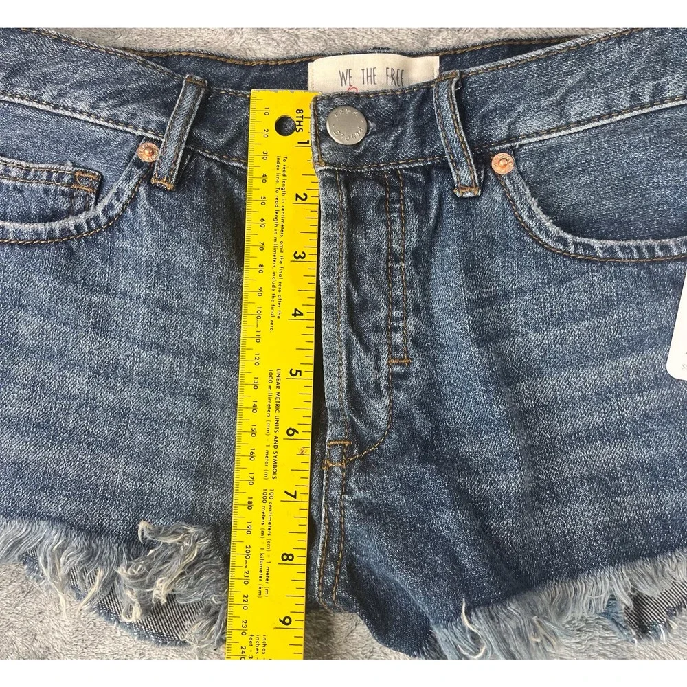 Free‎ People We The Free Denim Cut Off Shorts Medium Wash Raw Hem Size 26 NEW